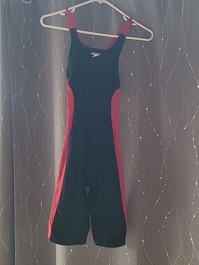 Speedo Tech Black and Red Competition Kneeskin 32